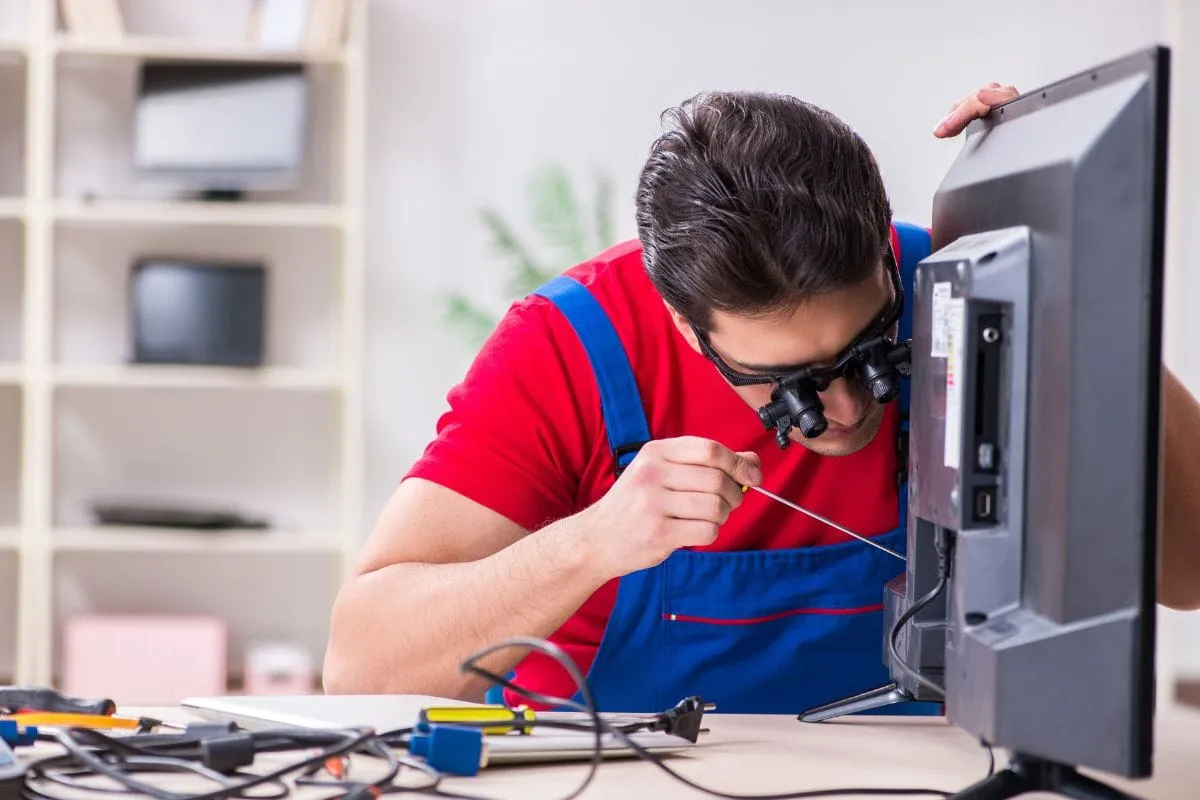 TV LED and LCD board-level repair in Dubai